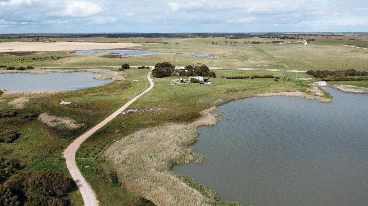Coorong Island Retreat - Farm Stay At Pet Friendly Property Meningie Eksteriør billede