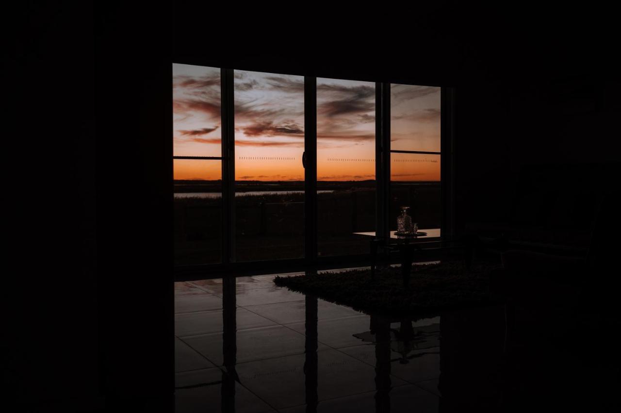 Coorong Island Retreat - Farm Stay At Pet Friendly Property Meningie Eksteriør billede