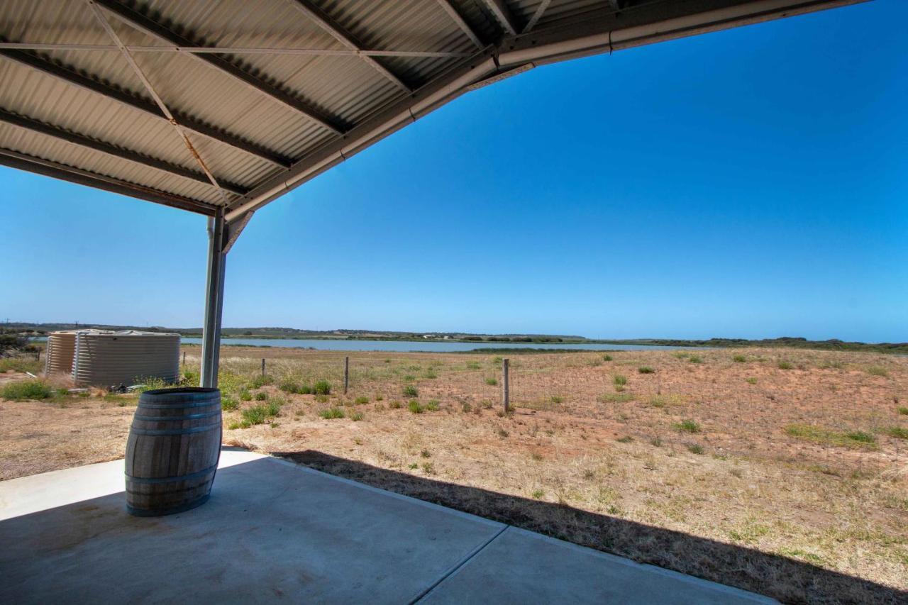 Coorong Island Retreat - Farm Stay At Pet Friendly Property Meningie Eksteriør billede